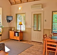 Autumn Leaf Cottage 1 - Accommodation Search