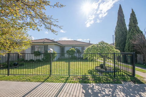 Autumn St - Trendy East Orange - Near CBD - Accommodation Search 0