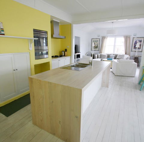 Avalon @Seafarers Beachfront - Accommodation Search 2