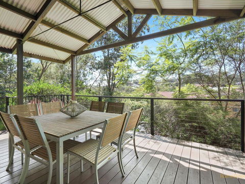 Avoca Beach Living - 84 Avoca Drive, Avoca Beach - Accommodation Search 0