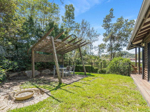 Avoca Beach Living - 84 Avoca Drive, Avoca Beach - Accommodation Search 2