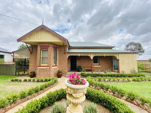 Avoca House - Circa 1900 Gorgeous Federation Home - Accommodation Search 0