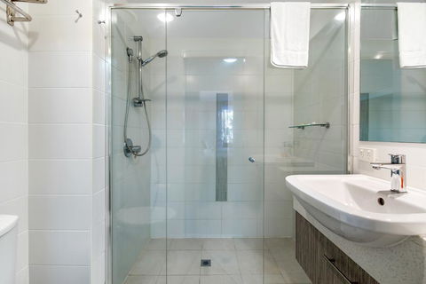 Azzura Greens Private Apartments - Accommodation Search 2