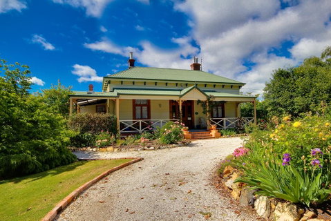 B & B At Winterbrook - Accommodation Search 0