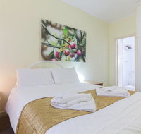 B5 Close to Nedlands Cafes Swan River SCGH  UWA - Accommodation Search
