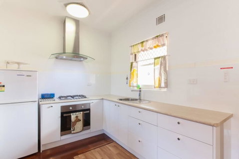 B8 Cafes, Resturants, UWA Close To SCGH - Accommodation Search 2