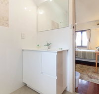 B8 Cafes Resturants UWA close to SCGH - Accommodation Search