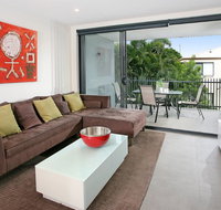 Back of the Block Bulimba - Executive 3BR Bulimba apartment with leafy outlook - Accommodation Search