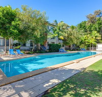 Baden 42 - Rainbow Shores Ground floor unit air conditioned overlooking outdoor spa - Accommodation Search