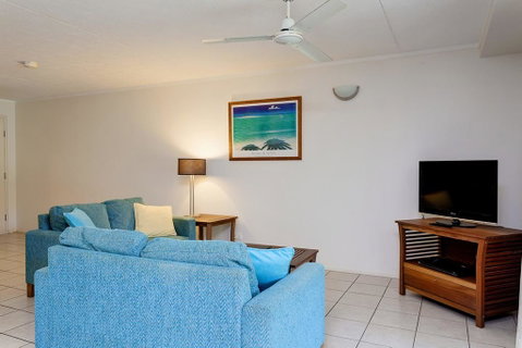 Baden 50 - Rainbow Shores, Swimming Pool, Walk To Beach, Tropical Surroundings - Accommodation Search 3