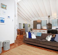 Balena  Culburra - Pet Friendly - 1 Min Walk to Beach - Accommodation Search