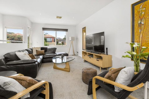 BANGALOW - MORNINGTON - Accommodation Search 3