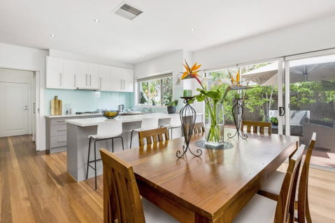BANGALOW - MORNINGTON - Accommodation Search 1