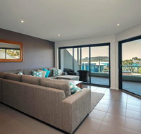 Barefoot Bliss  Fingal Bay - Accommodation Search