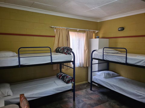 Bateman Bay Holiday Park & Batemans Bay YHA - Accommodation Search 2