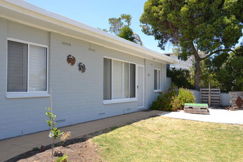 Bay Breeze Cottage - Accommodation Search 1