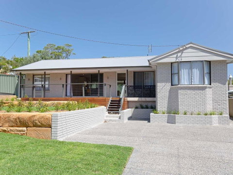 Bay Dream Believer', 16 Verona Road - Pet Friendly, Boat Parking & WIFI - Accommodation Search 0
