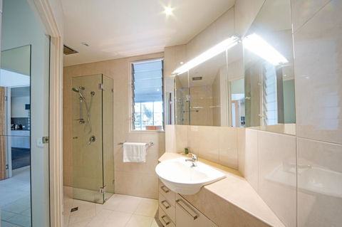 Baybliss Apartments 2 Bedroom WiFi - Accommodation Search 3