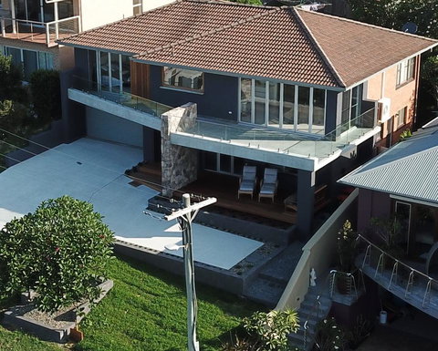 BEACH BREAK, 34 CLIFF ROAD - Accommodation Search 1
