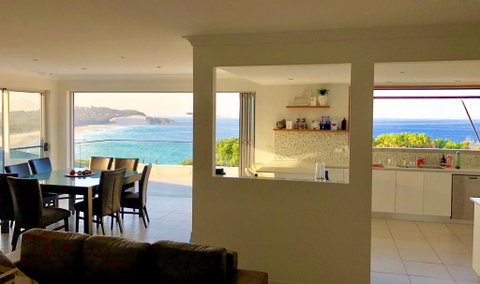 BEACH BREAK, 34 CLIFF ROAD - Accommodation Search 3