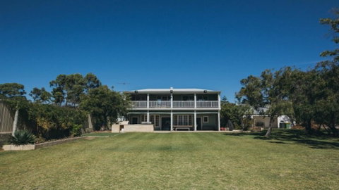 Beach Buoys House - Accommodation Search 0