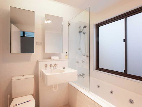 Beach House 7' 26 One Mile Close - Air Conditioned, Wifi, Foxtel, Linen - Accommodation Search 1
