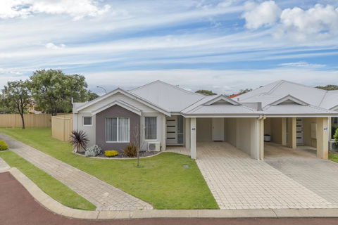 Beach Resort Chalet - Accommodation Search 2