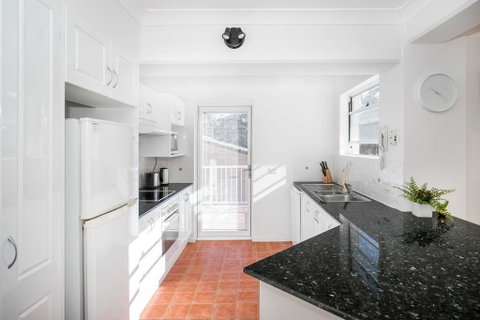 Beach Side Holiday Apartment - Accommodation Search 2