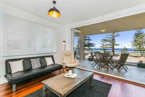 Beachfront On Golden Mile - Accommodation Search 1