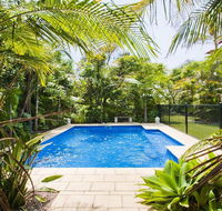 Beachfront Pool House - Absolute beachfront - Accommodation Search