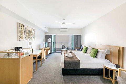 Resort-Style Sister Studios - Double Delight In The CBD - Accommodation Search 0
