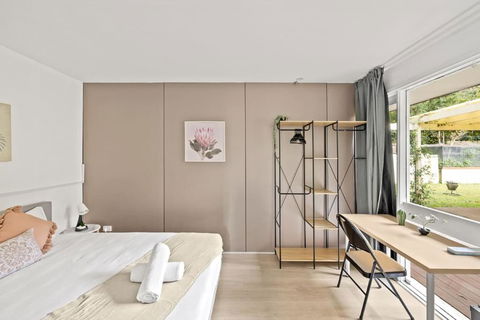 Relaxed Queen Room - Serene Spot At Pymble - Shared Bathroom - Accommodation Search 0