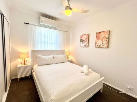 Renovated Queenslander - Upstairs 2km To Stadium - Accommodation Search 3