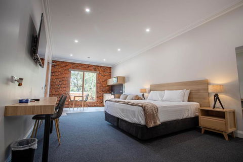 Red Waratah Accommodation - Accommodation Search 2
