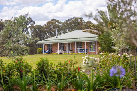 Redims Hill Cottage - Accommodation Search 0