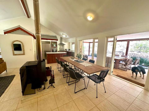 Redtail House - Carlotta - Accommodation Search 3