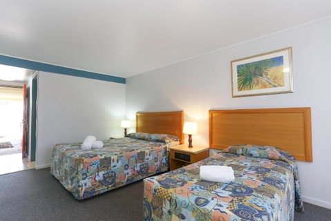 Reef Resort Motel - Accommodation Search 3