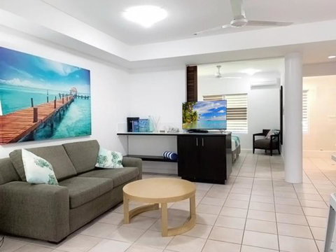 REEF RETREAT APARTMENTS PALM COVE Unit 12 - Accommodation Search 0