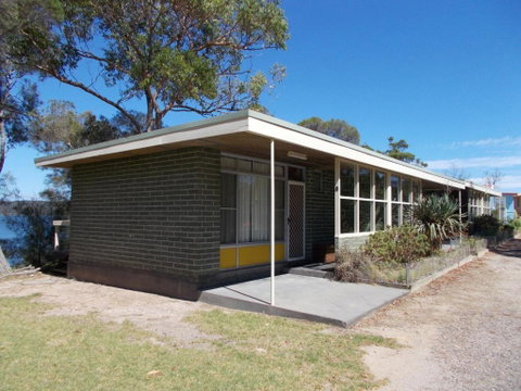 Regatta Point Holiday Park - Accommodation Search 2