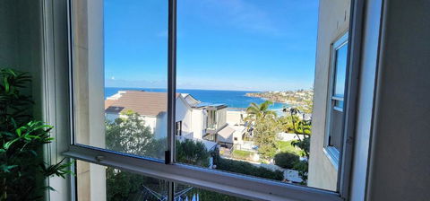 Relaxed Coastal Living With Fantastic Sea Views - Accommodation Search 1