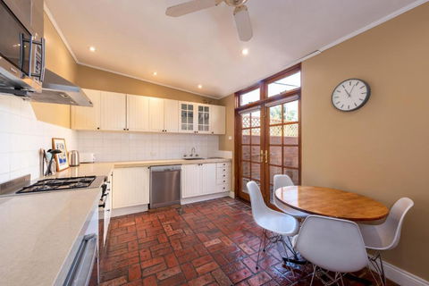 Renovated 2B 1B Victorian House In Princes Hill - Accommodation Search 2