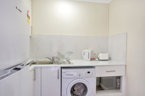 Renovated Stylish Studio - Accommodation Search 3