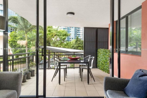 Resort Living - 10mins CBD - 2Bed / 2Bath / 1Car - Accommodation Search 1