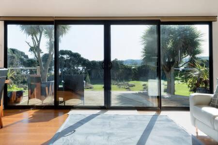 Retreat By The River - Views Wi-fi & Parking - Accommodation Search 3