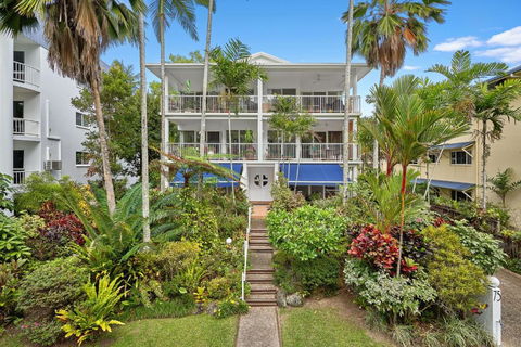 Ribbons Beachfront Apartments Clifton Beach - Accommodation Search 0