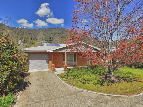 Right In Bright - Accommodation Search 1