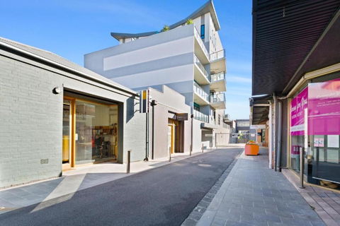 Right In The Centre Of Town - Accommodation Search 3