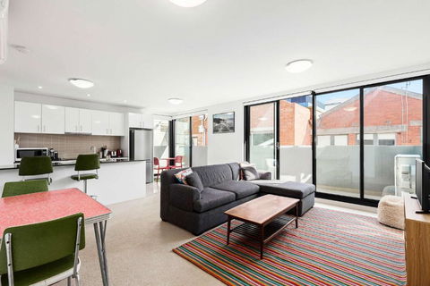 Right In The Centre Of Town - Accommodation Search 0