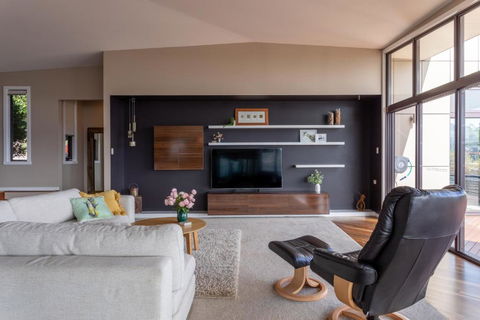 River Haven Serene Spacious With River Views - Accommodation Search 2