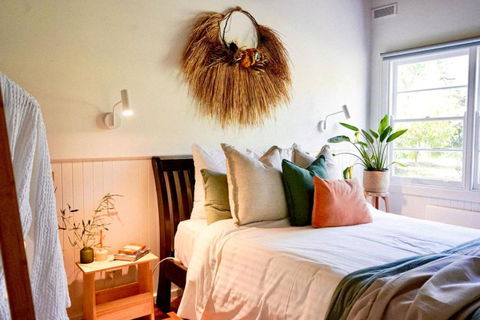 River Lea Cottage - Accommodation Search 0